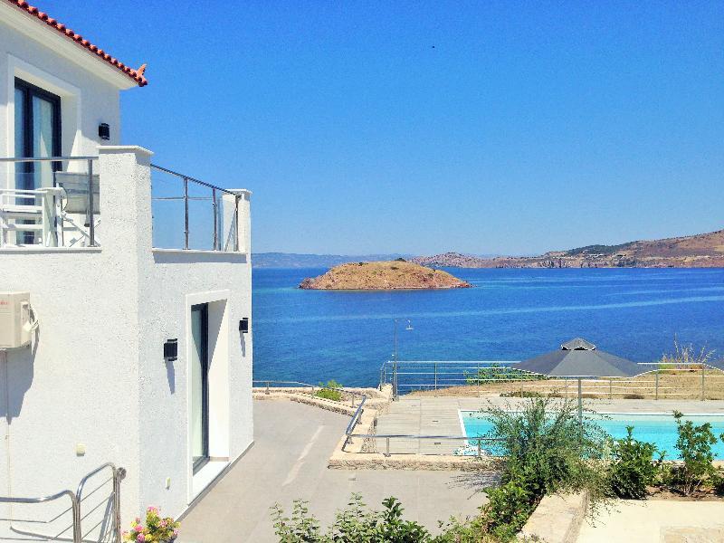 Eleia Seafront Rooms & Villas Petra  Zewnętrze zdjęcie