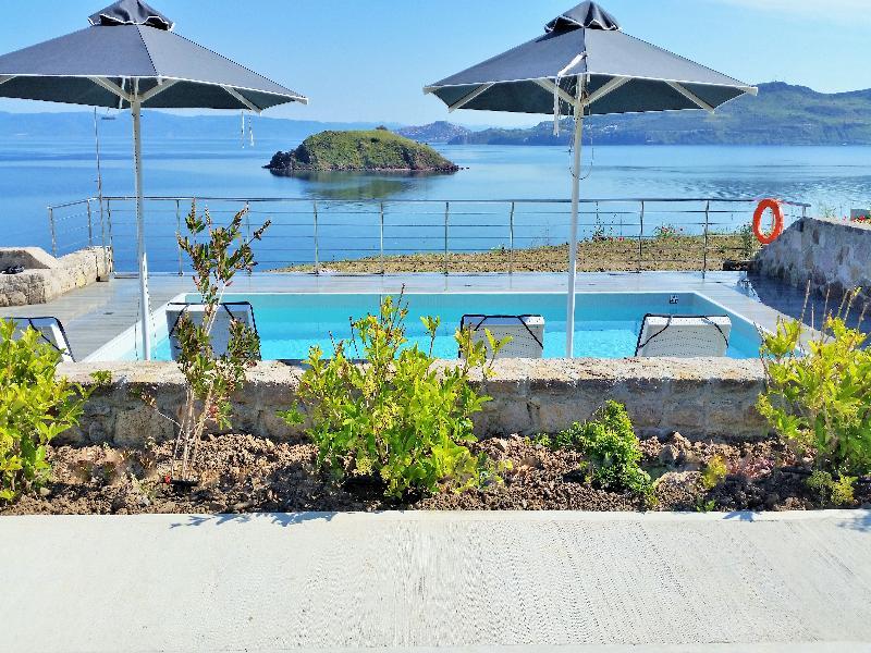Eleia Seafront Rooms & Villas Petra  Zewnętrze zdjęcie